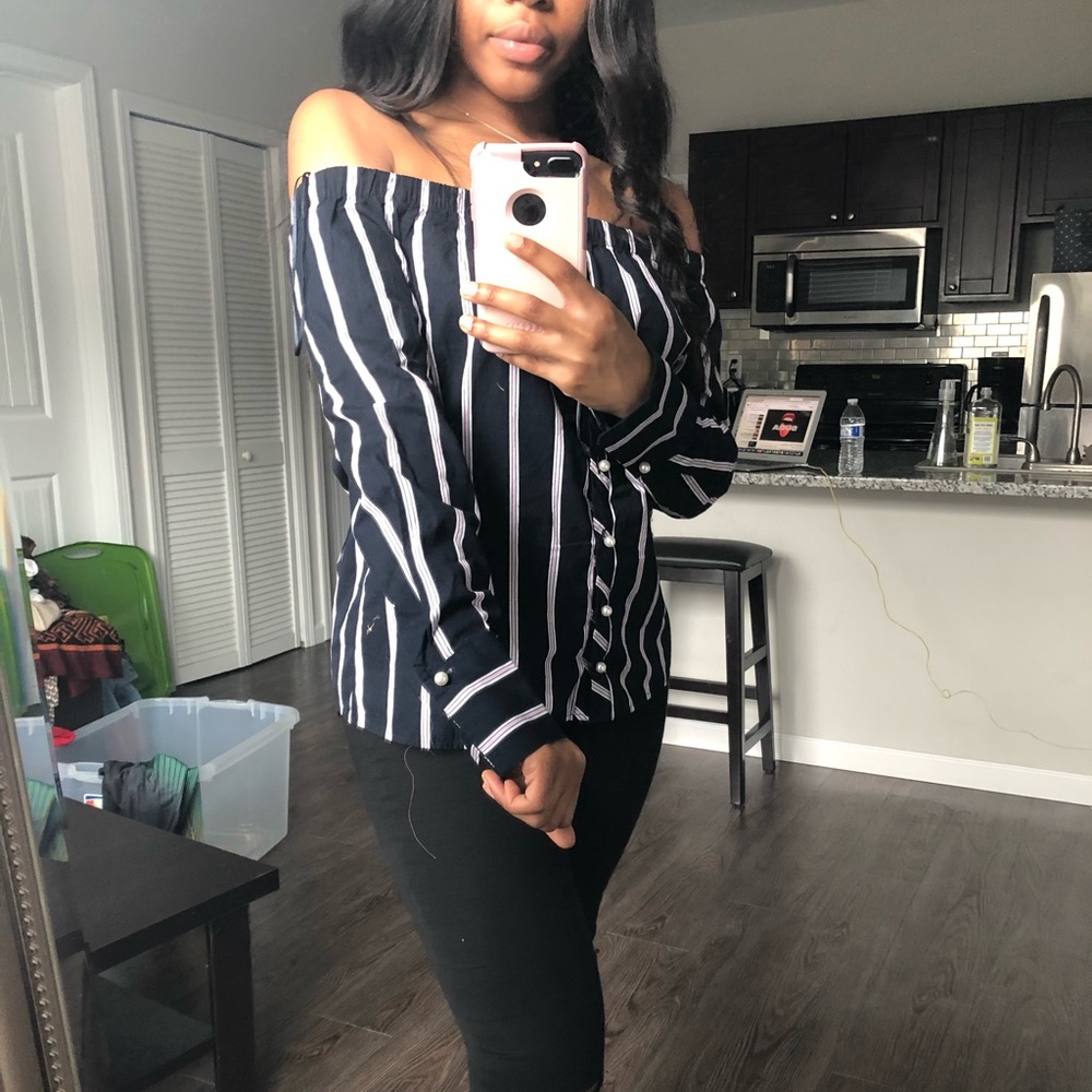 Off shoulder top! - Picture 2 of 5